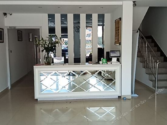 Вэйхай: Rongcheng Youdu Express Hotel (Swan Lake Shop)