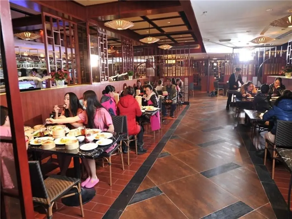 Нанкин: Nanjing Ziqinghu Hotspring Hotel