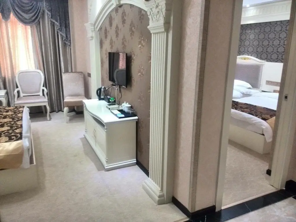 Куньмин: Kunming Baolilai Hotel Changshui Airport Branch