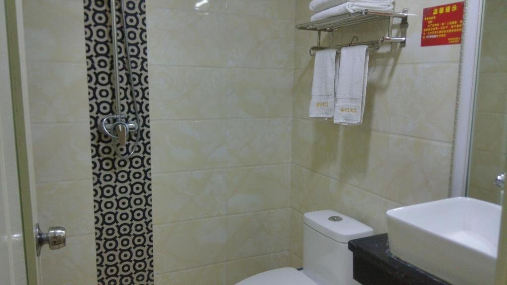 Куньмин: Kunming Baolilai Hotel Changshui Airport Branch