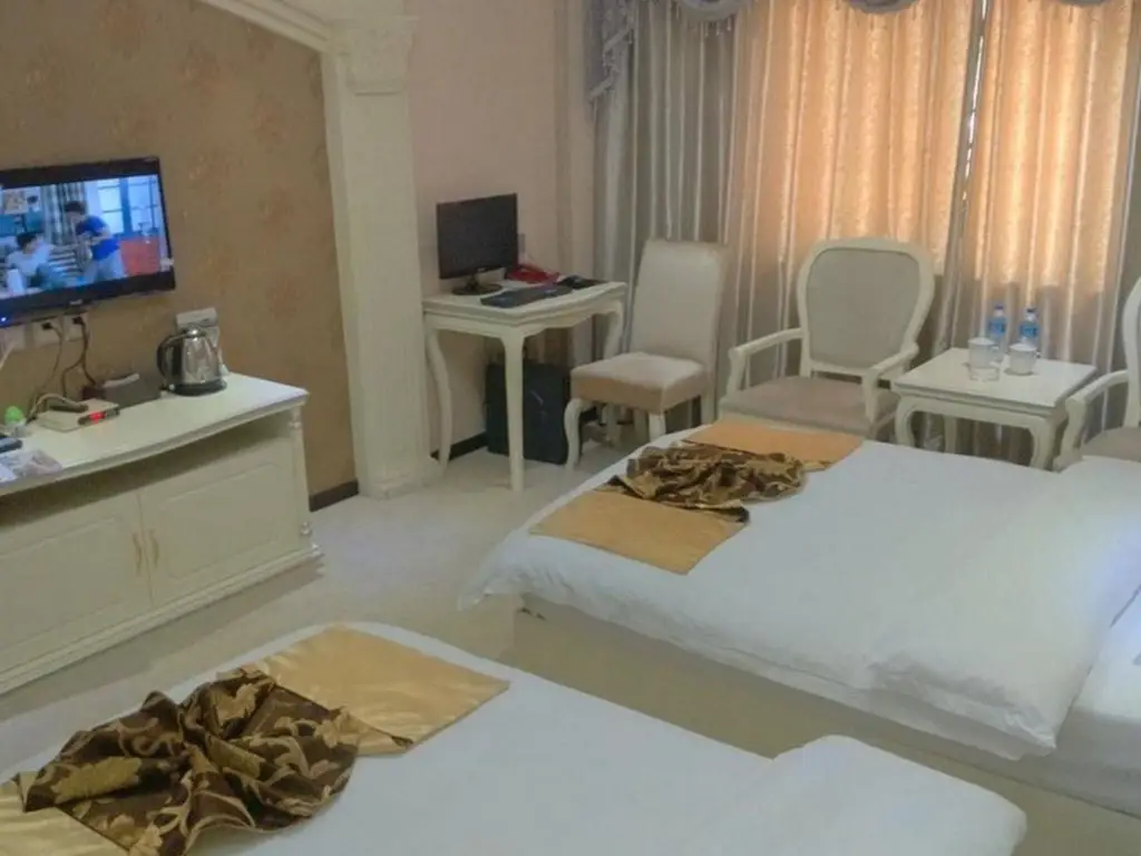 Куньмин: Kunming Baolilai Hotel Changshui Airport Branch