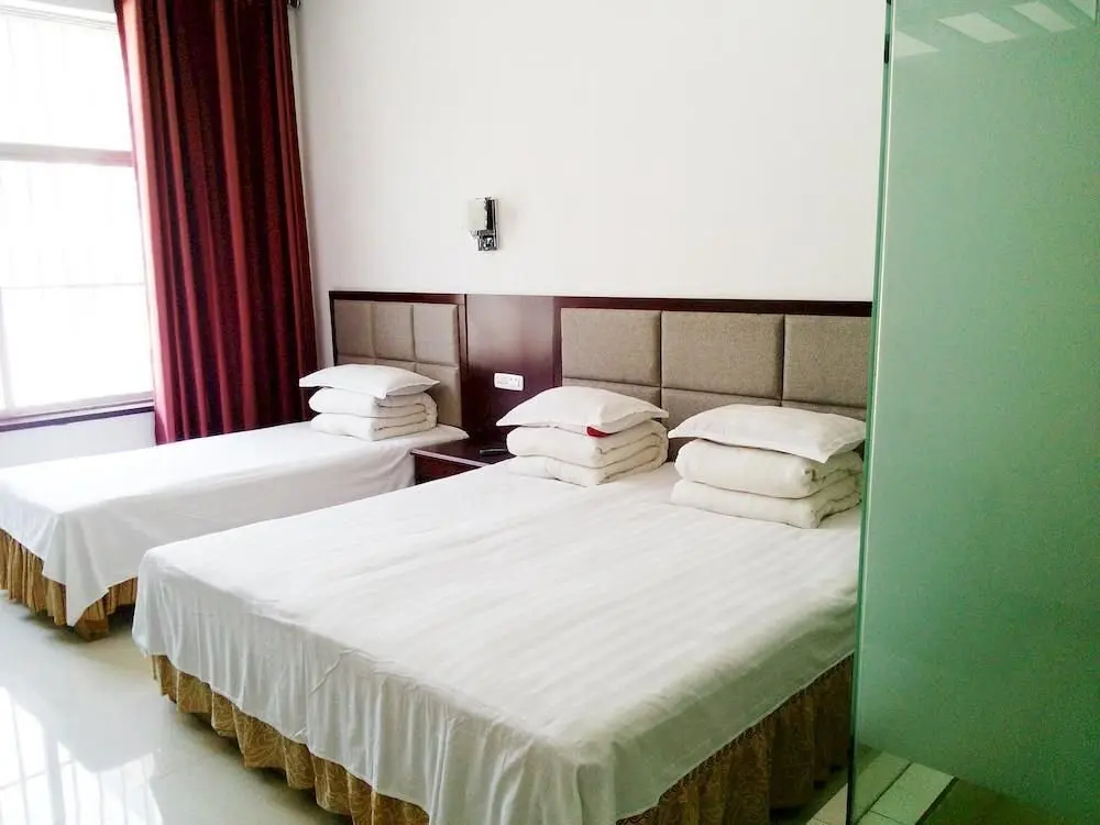 Цзяочжоу: Jiaozuo Yuntai Mount Rainbow Hotel