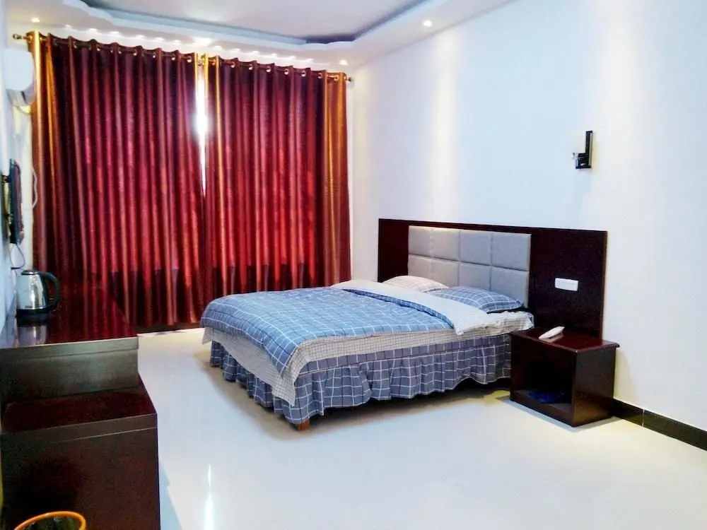 Цзяочжоу: Jiaozuo Yuntai Mount Rainbow Hotel