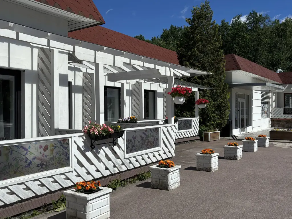Выборг: Отель Кировские Дачи