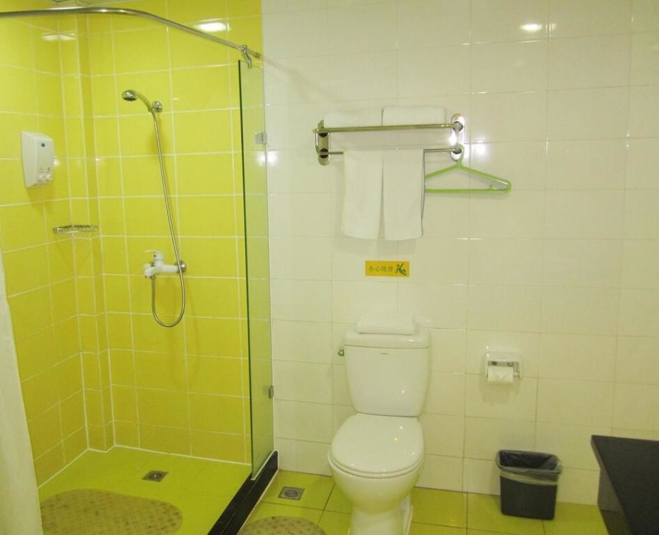 Фошань: Home Inn Bus Station Foshan