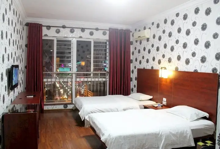 Лючжоу: Yueding Fashion Hotel