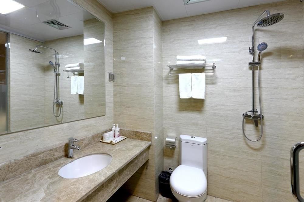 Чэндэ: Chengde Yiyuan Hotel