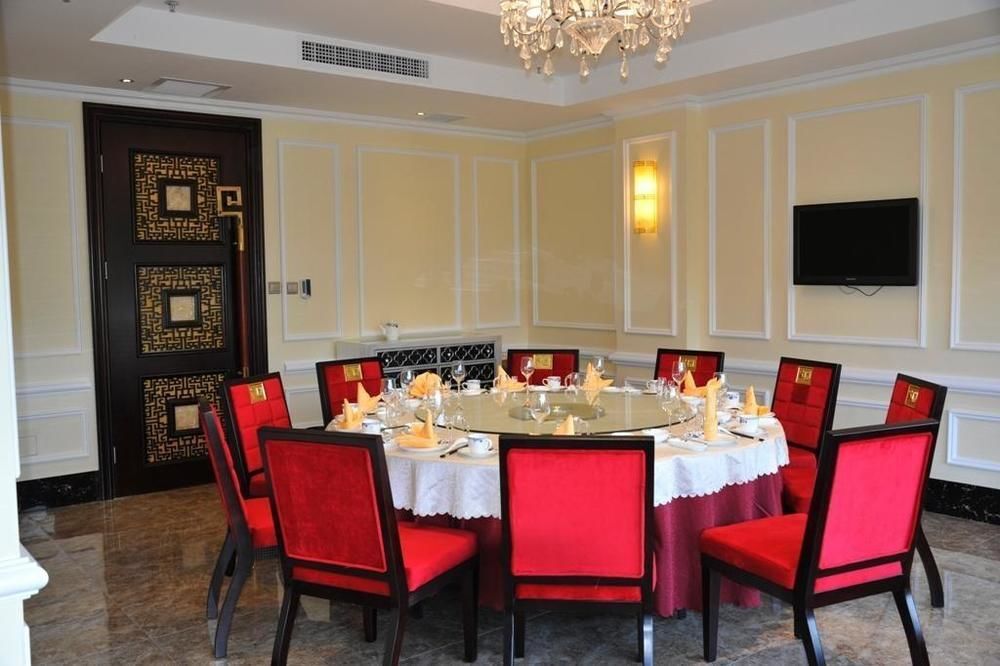 Чэндэ: Chengde Yiyuan Hotel