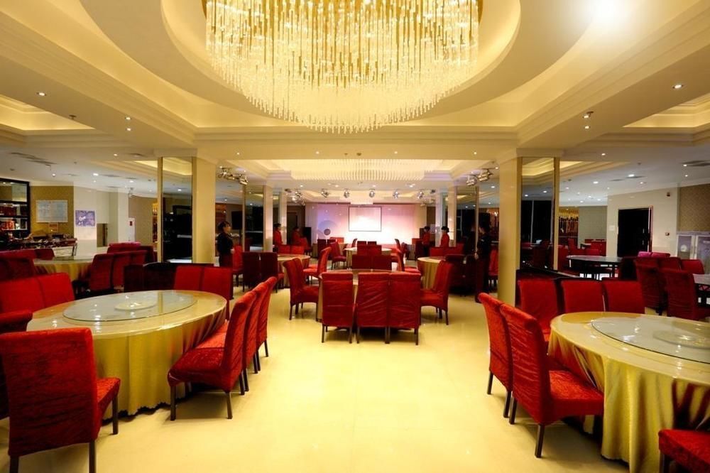 Чэндэ: Chengde Yiyuan Hotel