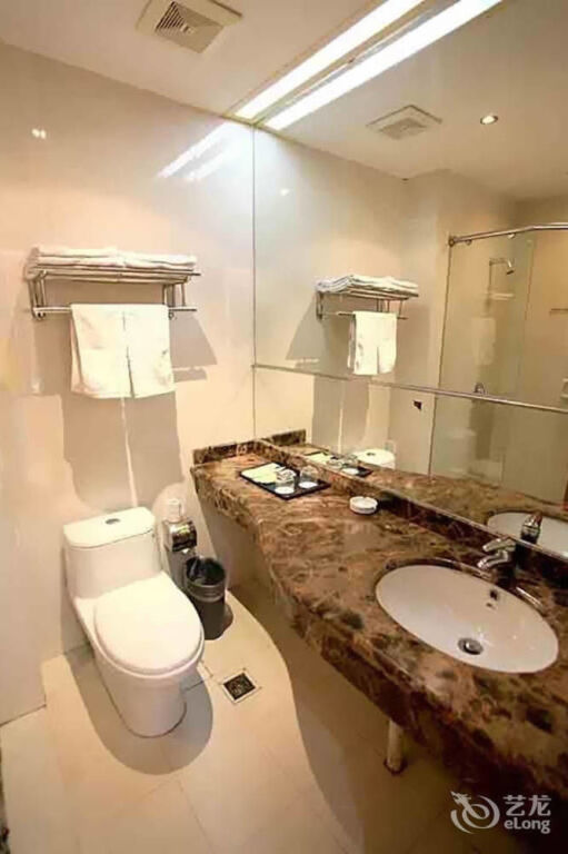 Сяньнин: Sanhu Lake Holiday Hotel Xianning