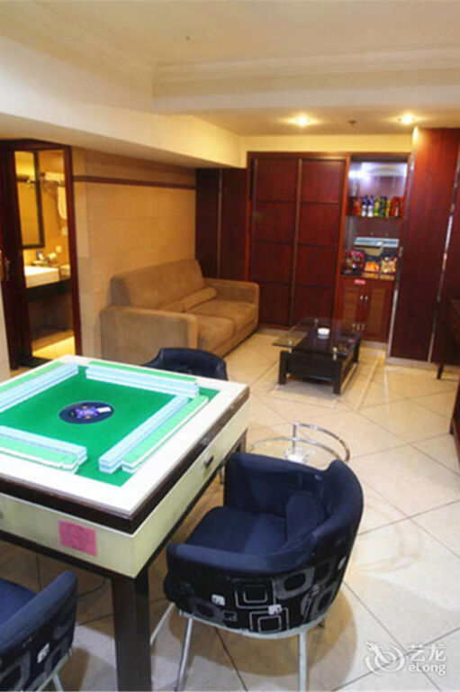 Ухань: Wuhan Sunshine 128 Hotel