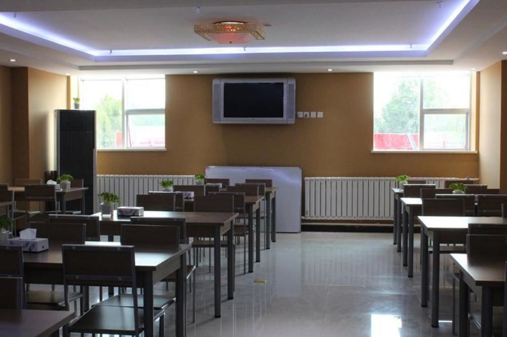 Линьи: Super 8 Hotel