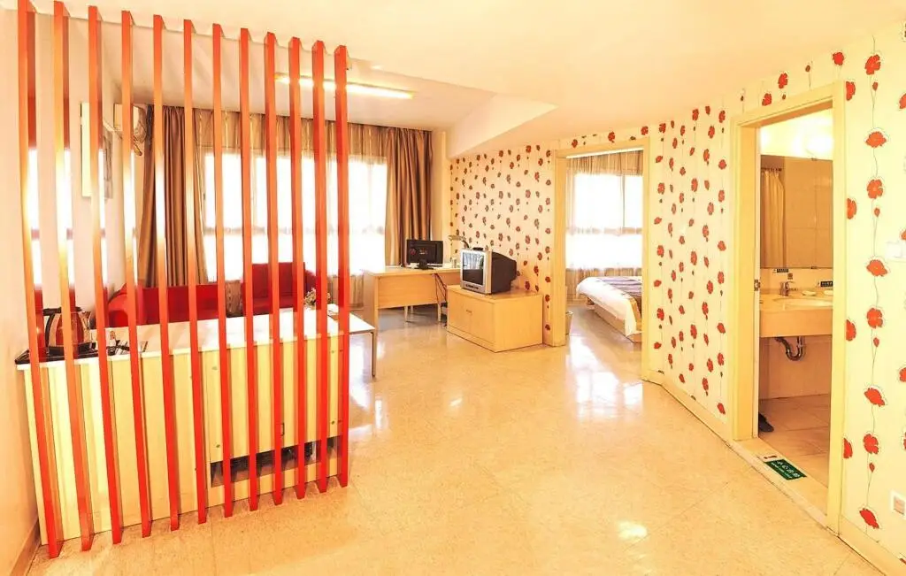 Ухань: Meiluo Business Hotel