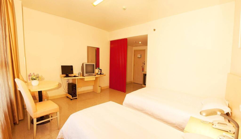Ухань: Meiluo Business Hotel