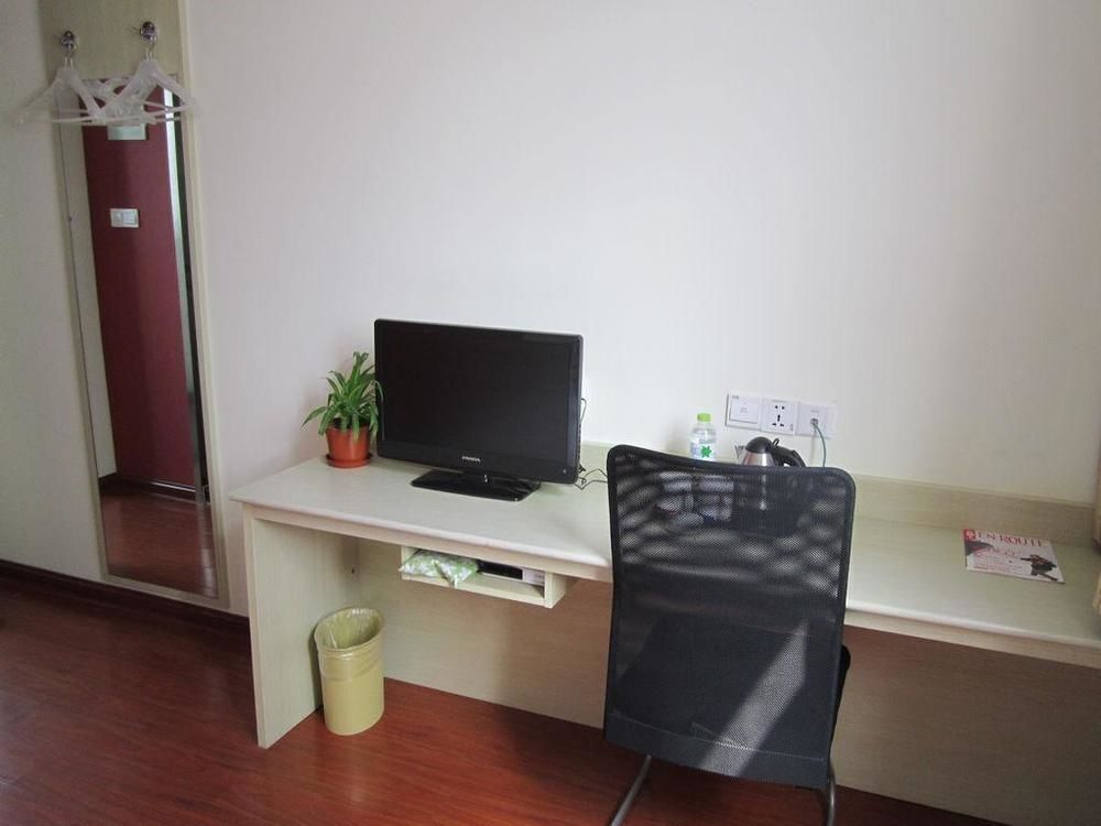 Янчжоу: Hanting Express Yangzhou Jiangyang Middle Road