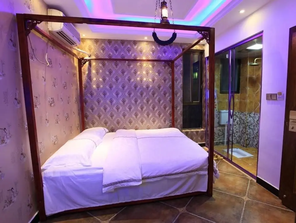 Сянси: Floral Hotel ·Fenghuang Grand Riverview