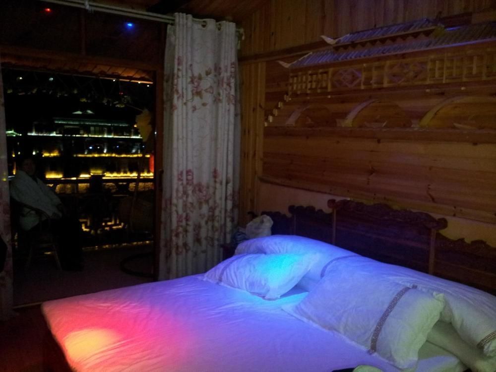 Сянси: Floral Hotel ·Fenghuang Grand Riverview