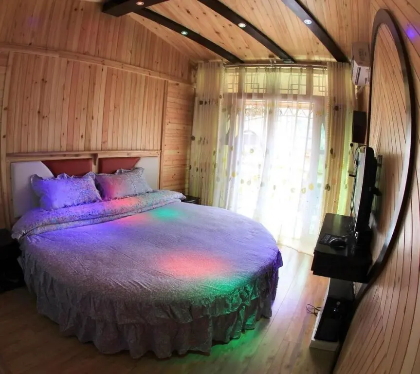 Сянси: Floral Hotel ·Fenghuang Grand Riverview