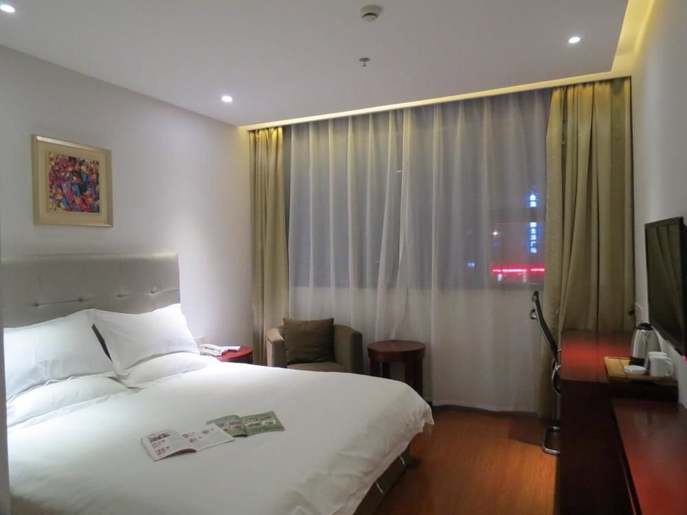 Наньтун: Yiting Si ji Hotel Nantong Gongnong North Road