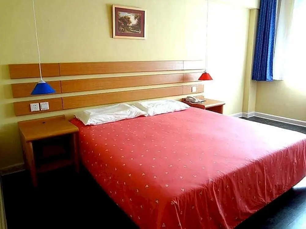 Шанхай: Home Inn Shanghai Xinzhuang Metro Station North Square Minhang District Executive Centre Miaojing Road