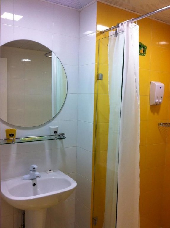 Шанхай: Home Inn Shanghai Xinzhuang Metro Station North Square Minhang District Executive Centre Miaojing Road