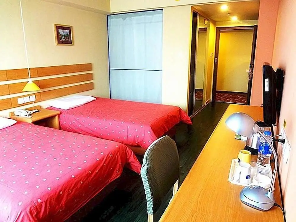 Шанхай: Home Inn Shanghai Xinzhuang Metro Station North Square Minhang District Executive Centre Miaojing Road