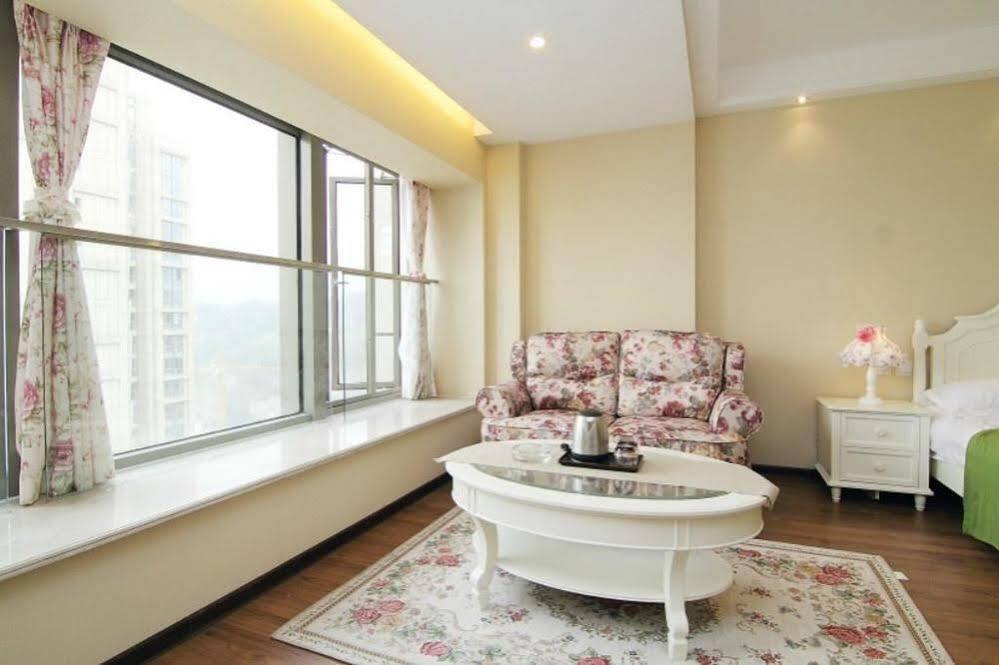 Chongqing Impression Riverside Apartment — фото 1
