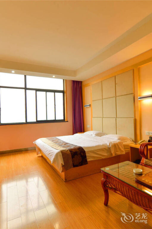 Сяньнин: Xianning Jia Yuan Business Hotel