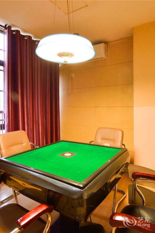 Сяньнин: Xianning Jia Yuan Business Hotel