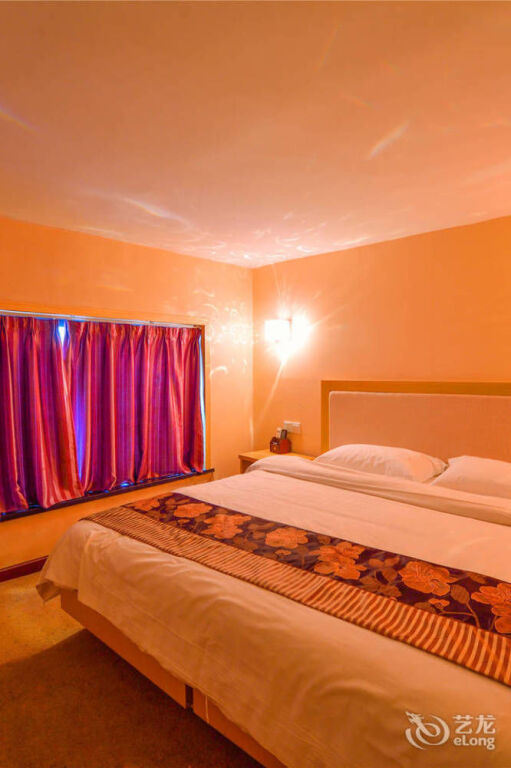 Сяньнин: Xianning Jia Yuan Business Hotel