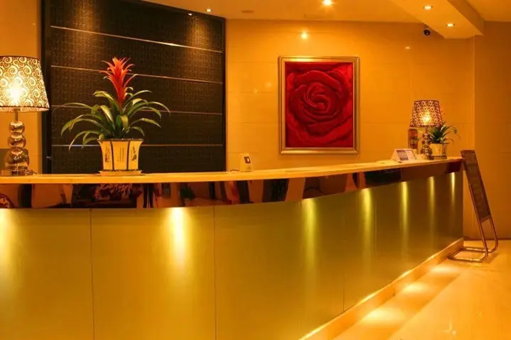 Чэнду: Chengdu Pinyi Minsheng Holiday Hotel