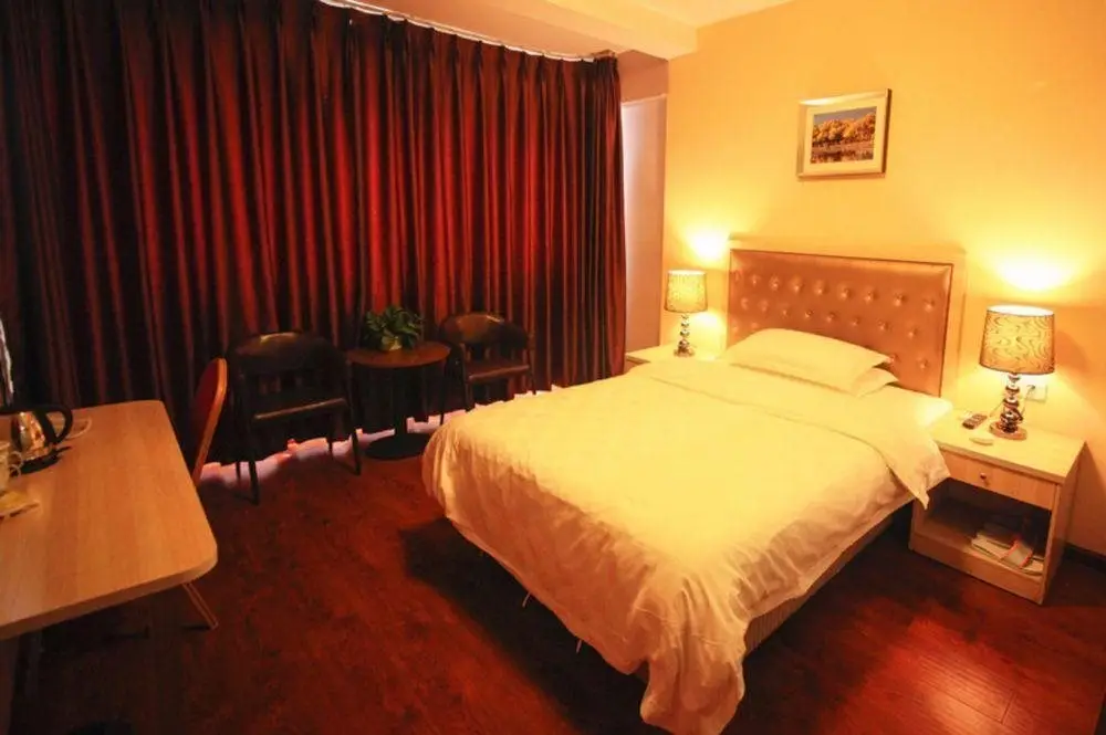 Чэнду: Chengdu Pinyi Minsheng Holiday Hotel