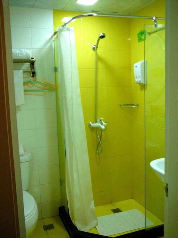 Шанхай: Home Inn South Bund