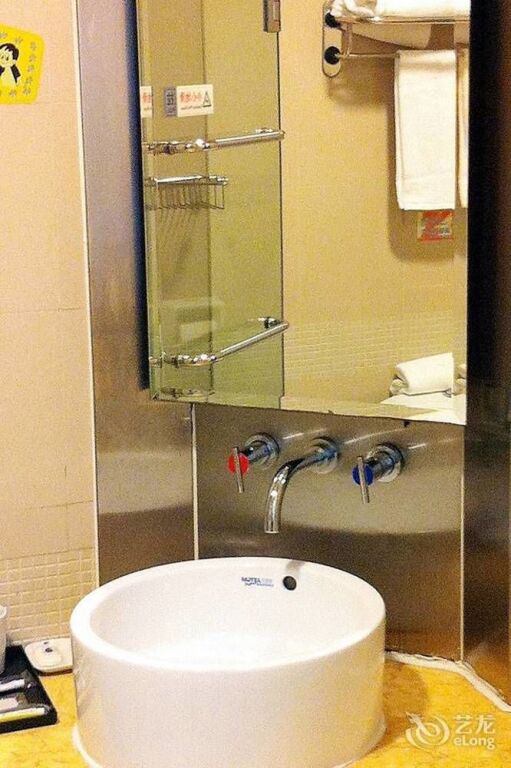 Шанхай: Home Inn South Bund