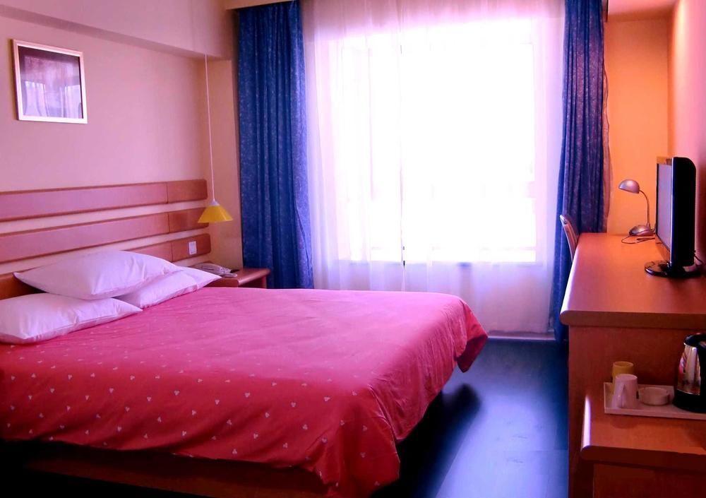 Шанхай: Home Inn South Bund