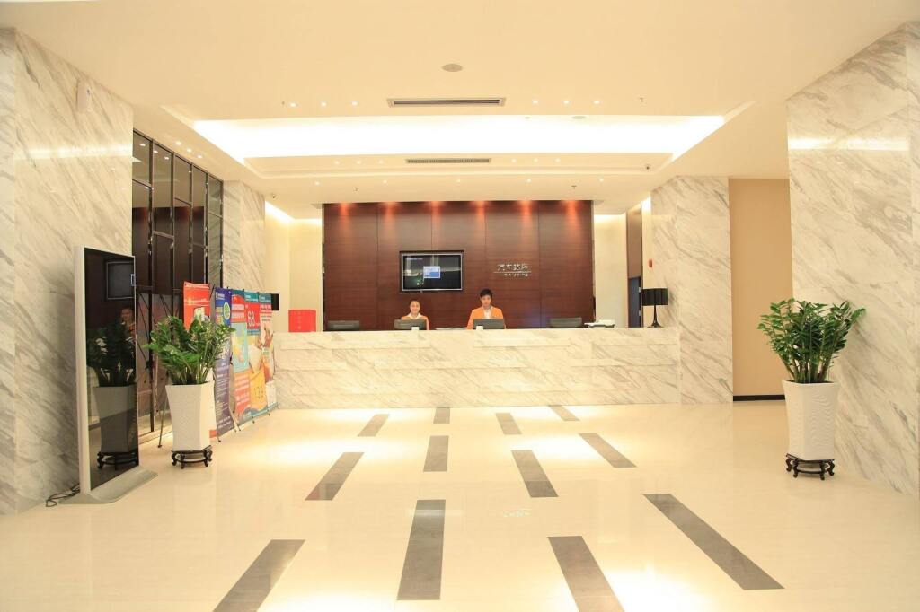 City Comfort Inn Shenzhen Qinghu Subway Station — фото 1