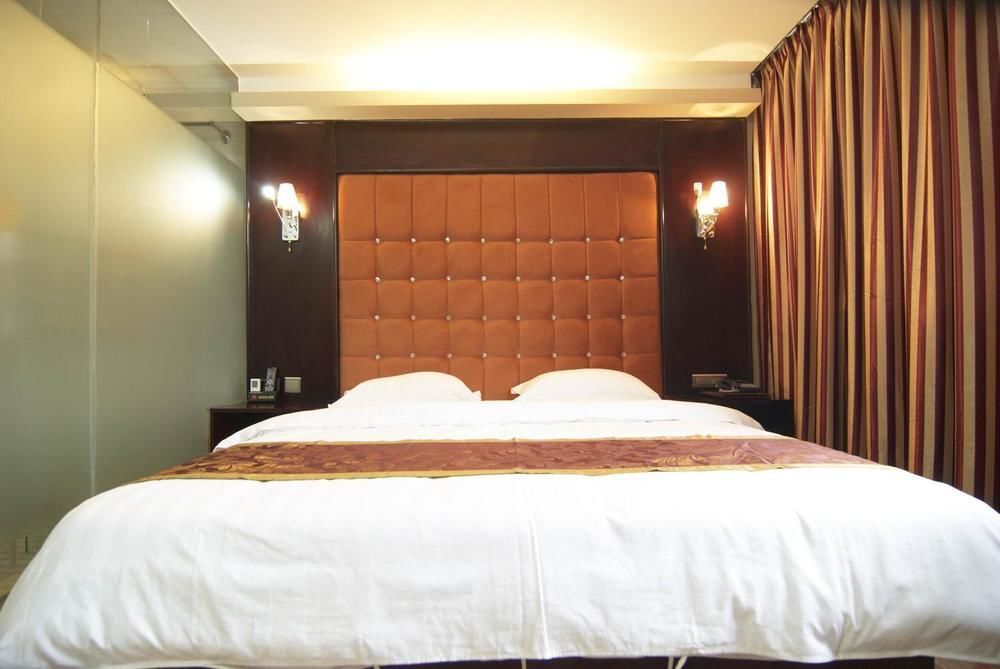 Гуанчжоу: Guangzhou Baihao Business Hotel
