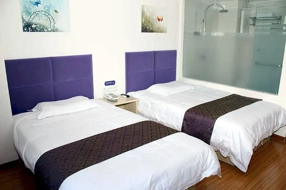 Циндао: Shenghu Business Hotel - Tsingtao