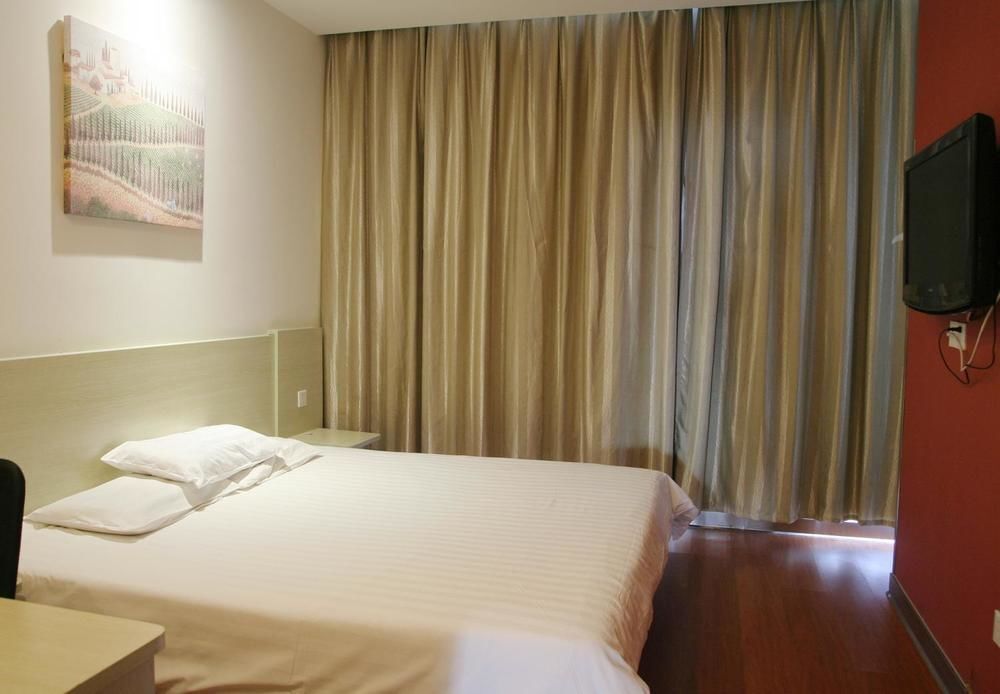 Уси: Hanting Express Hotel Wuxi Sunshine Square