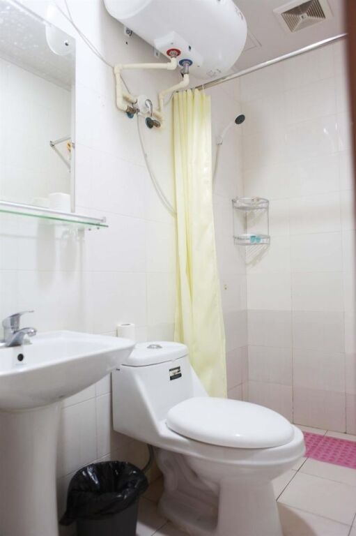 Шанхай: Linting Holiday Hotel