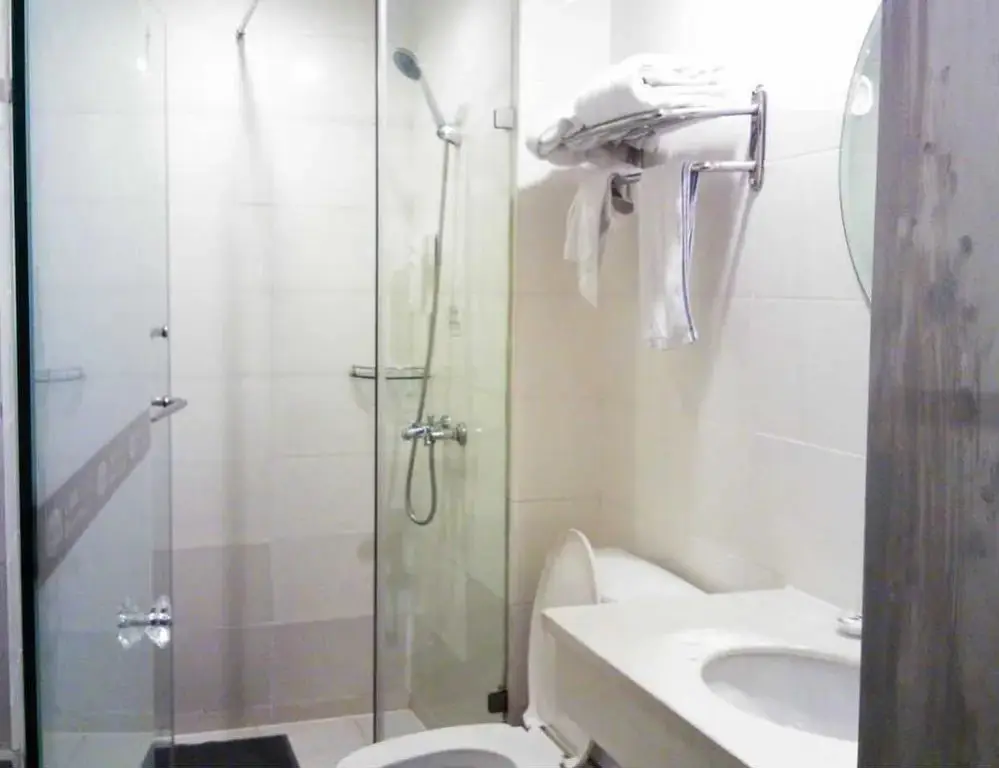 Шанхай: Hanting Express Kunshan Bailu Middle Road - Kunshan