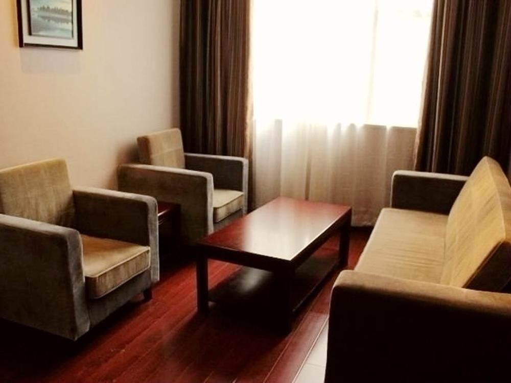 Jiujiang Golden Bay Holiday Hotel — фото 1
