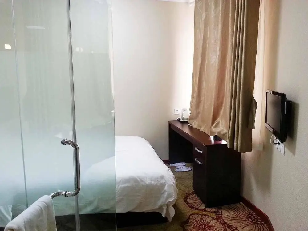 Циндао: Daweng Jiulongquan Hotel ((Licun Pedestrian Street Store)