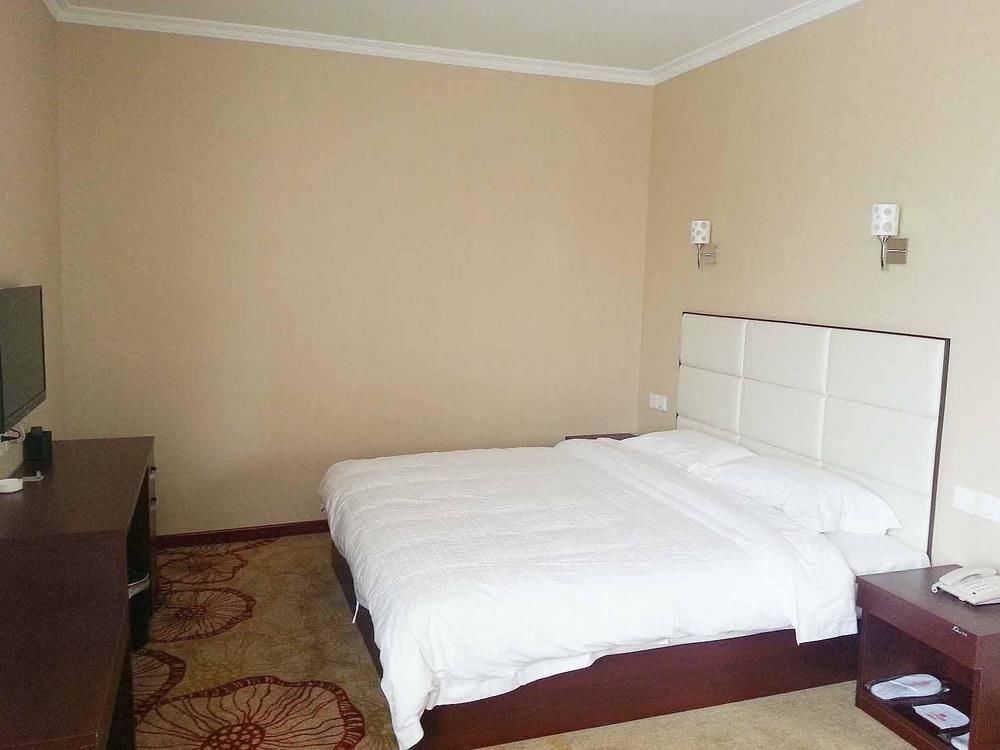 Циндао: Daweng Jiulongquan Hotel ((Licun Pedestrian Street Store)