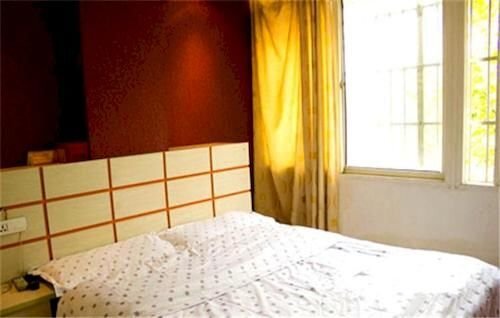 Ухань: Pai Hotel Wuhan Guanggu Square Subway Station