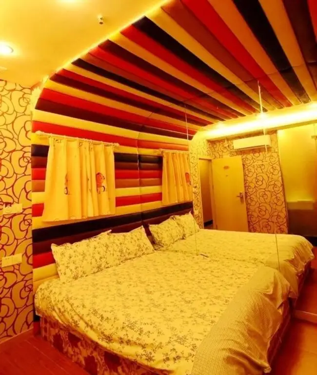 Шанхай: Shanghai Xinyuan Theme Hotel