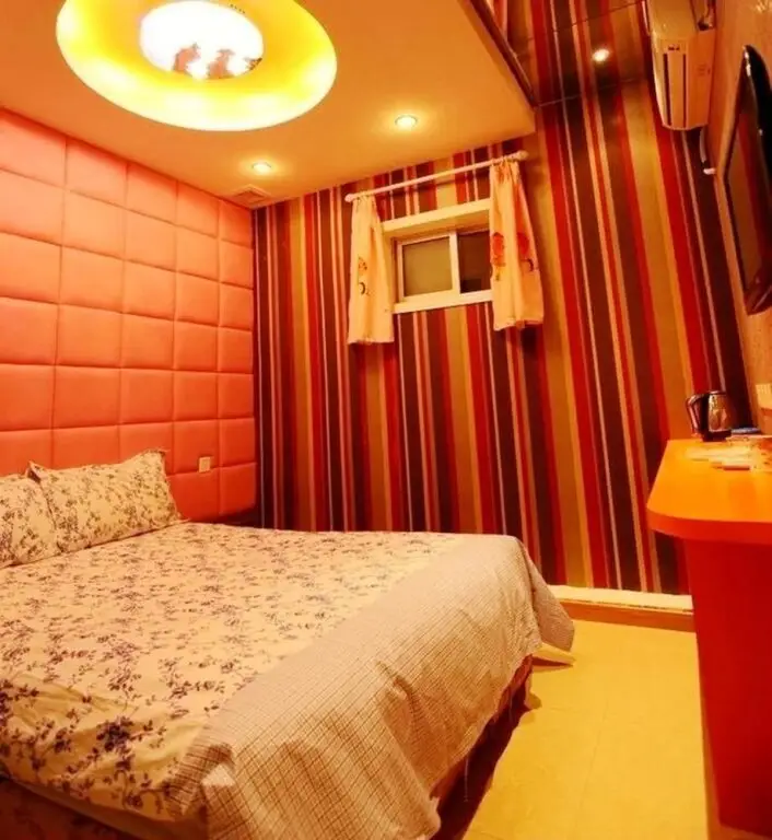 Шанхай: Shanghai Xinyuan Theme Hotel