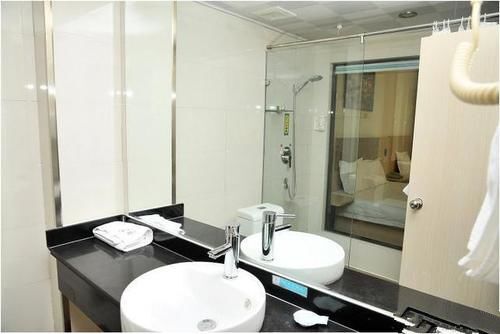 Дунъин: Dongying Han Ting Hotel