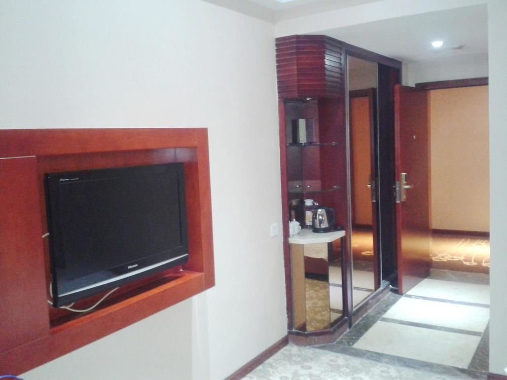 Dongzhiyuan Business Hotel — фото 1