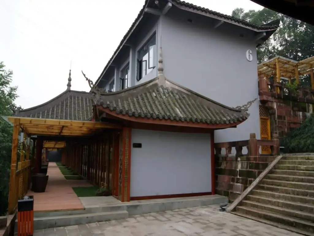 Лешан: Phoenix Lake Impression Emei Hotel